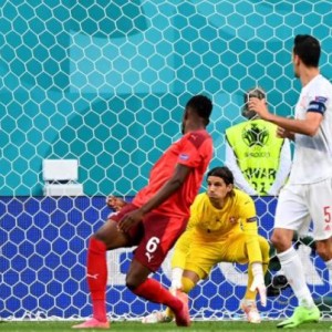 默特萨克：西班牙取胜却尽显疲态 瑞士队虽败犹荣