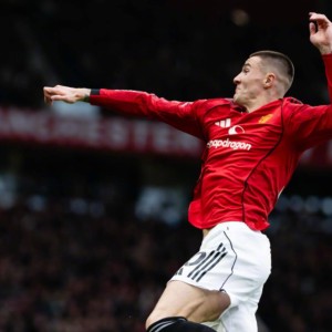 九游体育-英超最新积分战报：曼联成功复仇，利物浦升到第4，维拉3连败